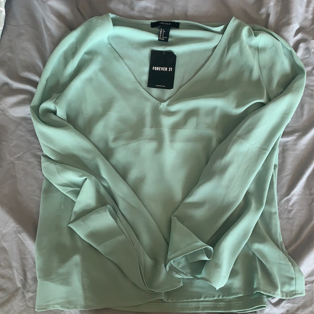 Forever 21 Sage colored blouse with cami